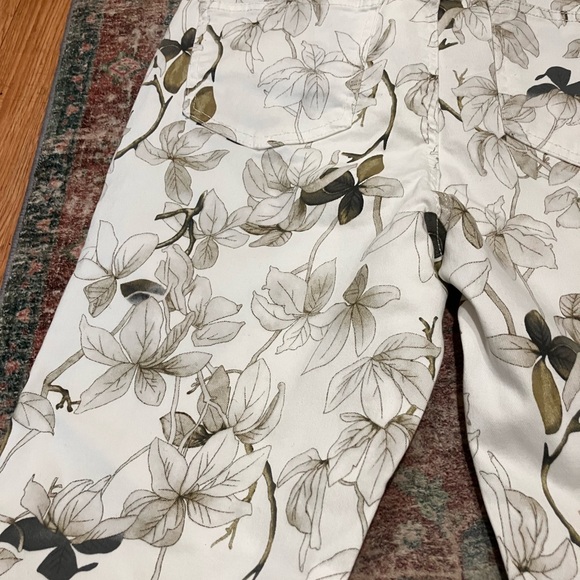 NWOT Buffalo David Bitton White and Green Patterned Pants - Picture 2 of 7